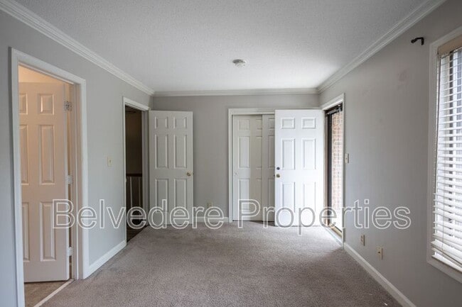 Building Photo - 102 Wafco Ln