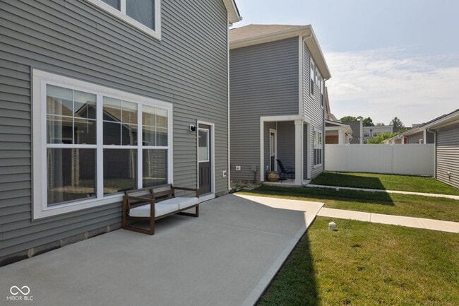 Building Photo - 270 N Warman Ave