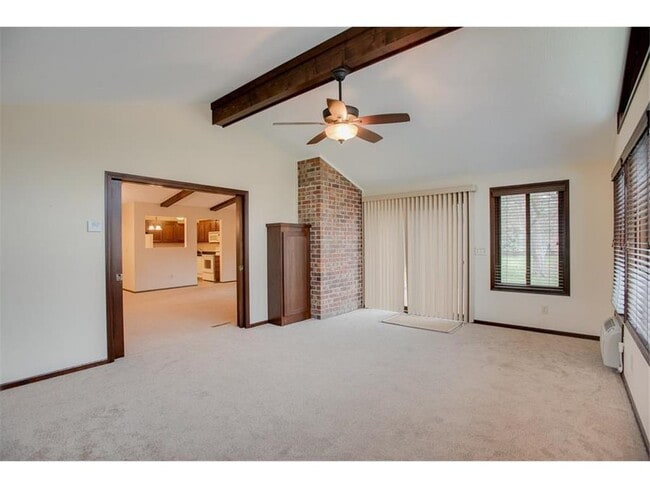 Building Photo - 1041 Zanzibar Ln N