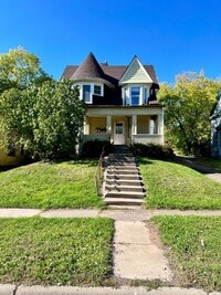 Building Photo - 1317 E 2nd St