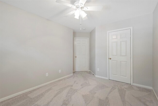 Building Photo - 35 N York Gate Ct