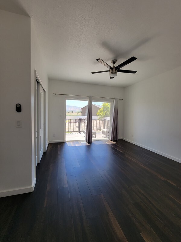 Building Photo - 12974 Kollman Ct