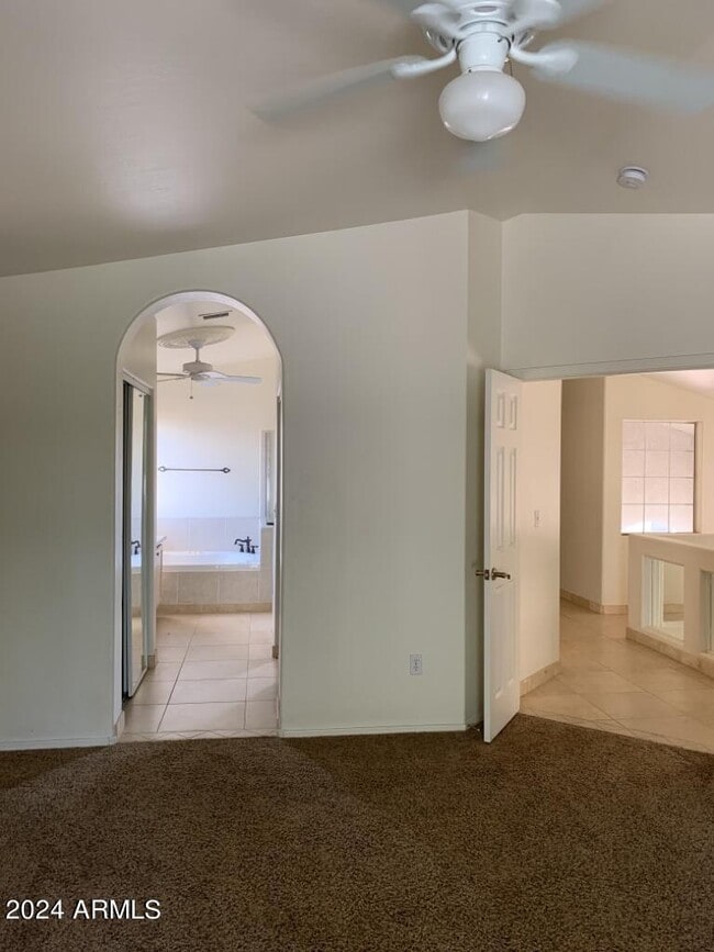 Building Photo - 15233 S 13th Way