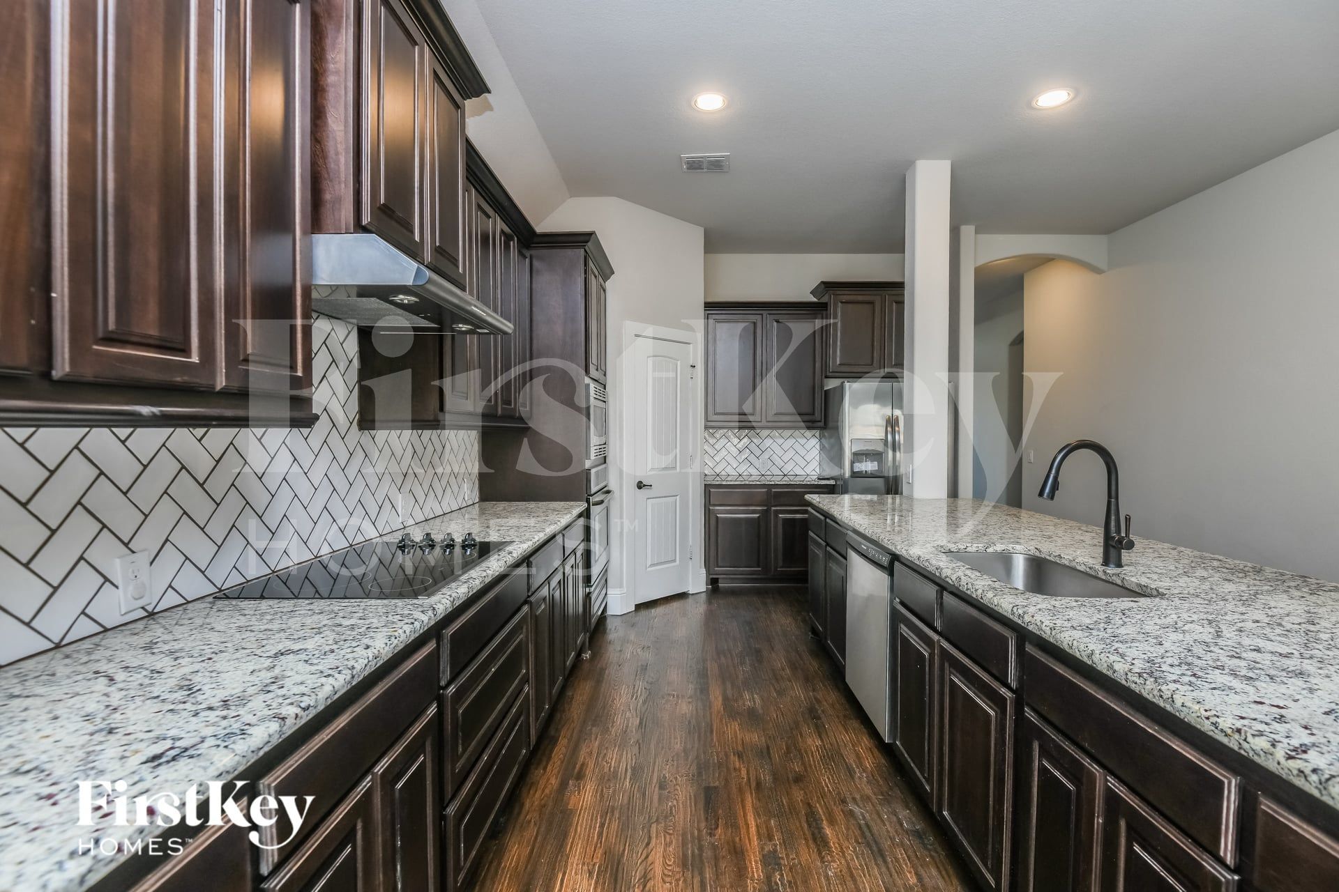Building Photo - 2404 Cabrillo Ln