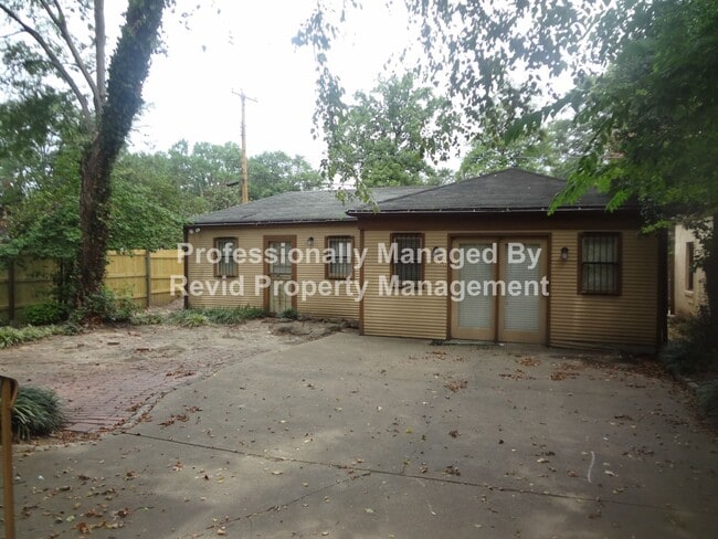 Building Photo - 1816 Forest Ave