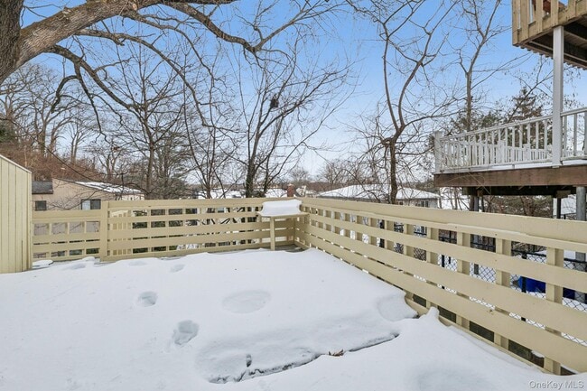 Building Photo - 60 Marwood Rd N