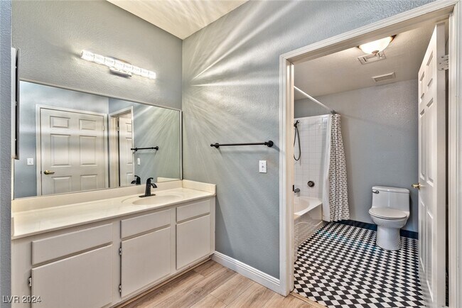 Building Photo - 231 W Horizon Ridge Pkwy