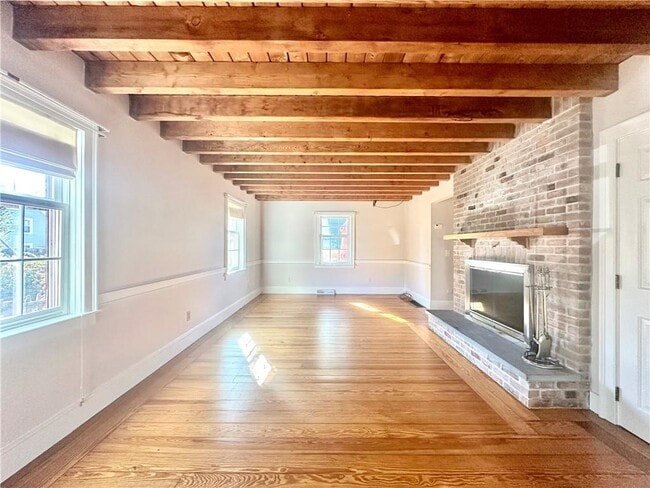 Building Photo - 12 Johnson Ct