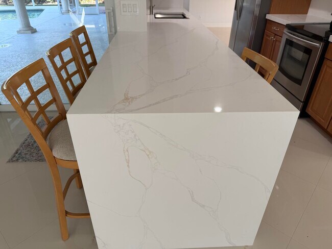 Building Photo - 2289 Windsor Rd