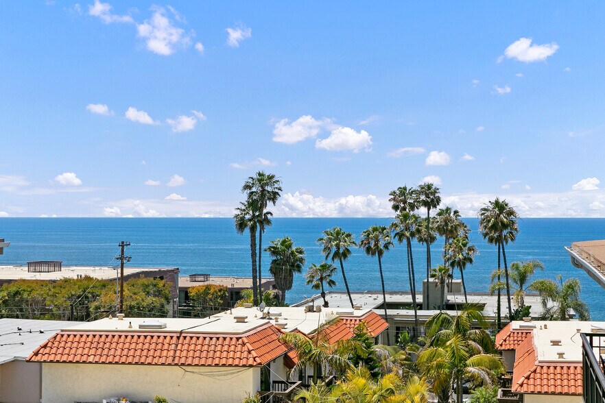 Primary Photo - 460 Camino Del Mar