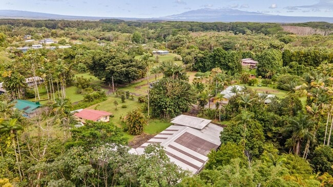 Building Photo - 3 Bedroom / 2.5 Bath Home with 20 Acres of...