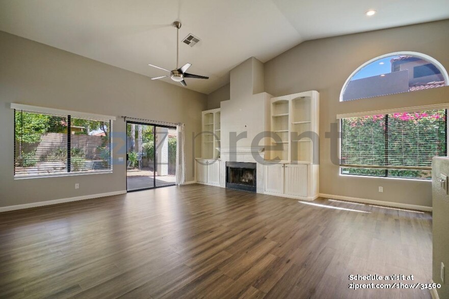 Building Photo - 5636 E Paradise Ln