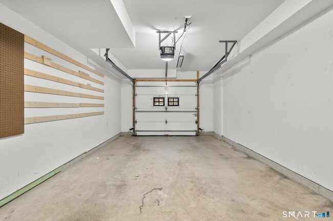 Building Photo - 32 Crows Nest Ln