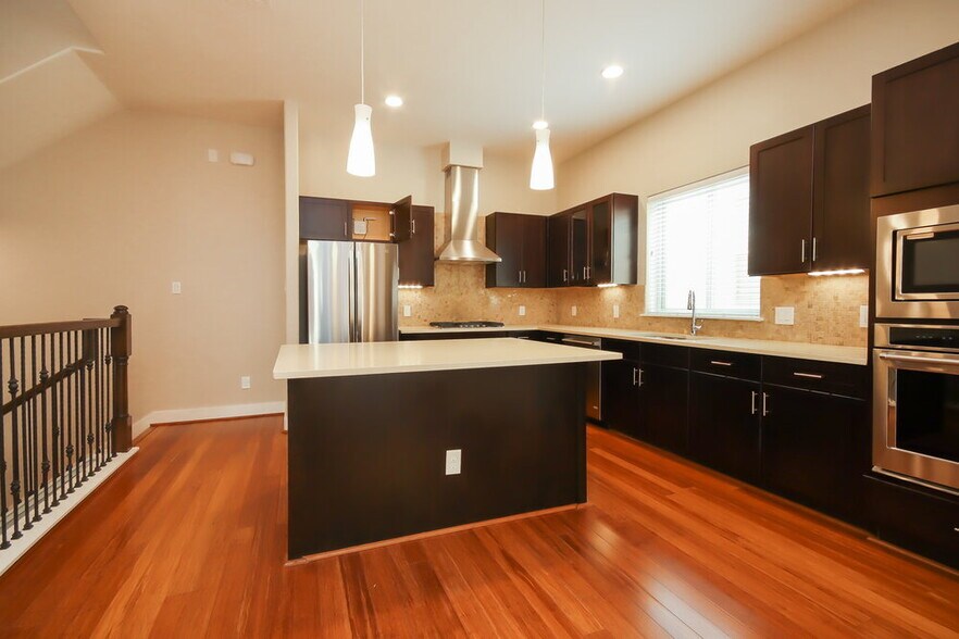 Building Photo - 5743 Kansas St