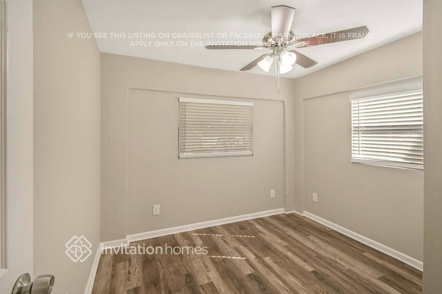 Building Photo - 525 Dolphin Dr