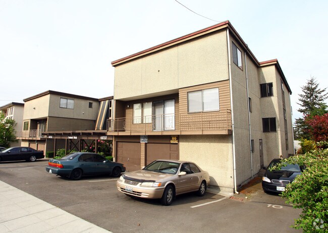 Building Photo - 10733-10737 Greenwood Ave N