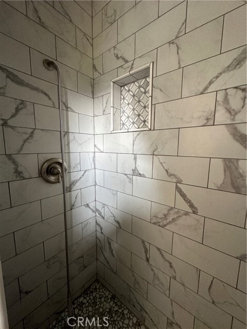 Building Photo - 1054 N Euclid Ave