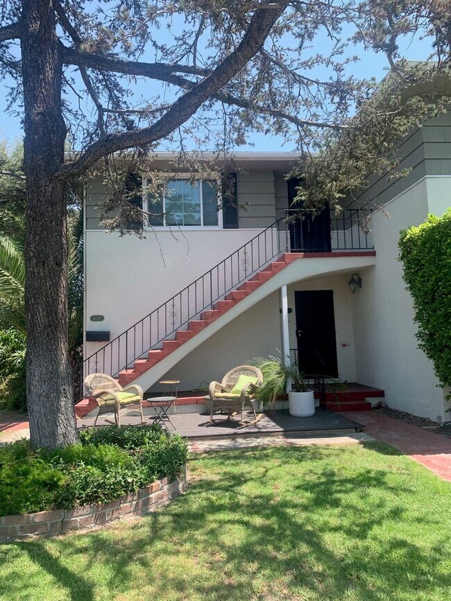 Building Photo - 4725-4727 Park Blvd