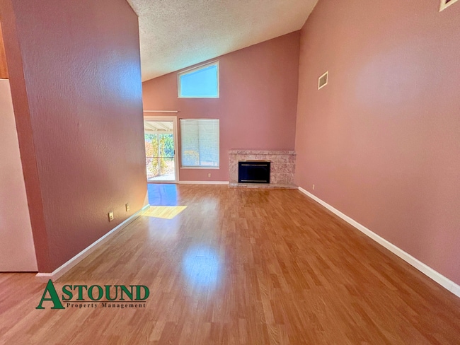 Building Photo - 103 Oriole Ct