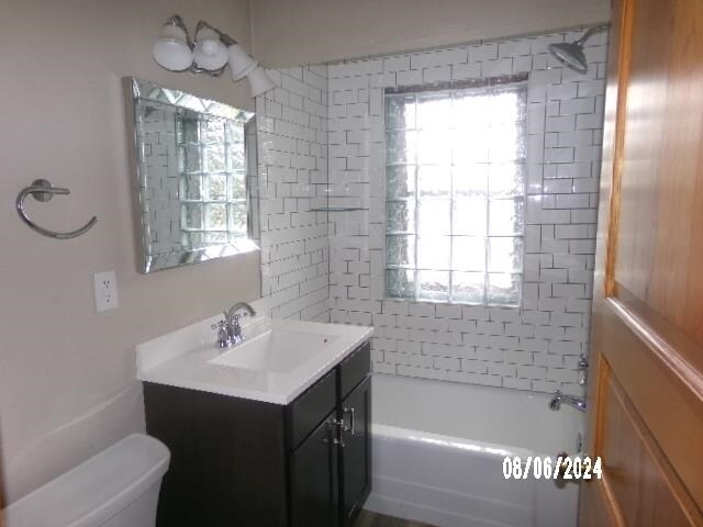 Building Photo - 830 Sherwood Dr NE