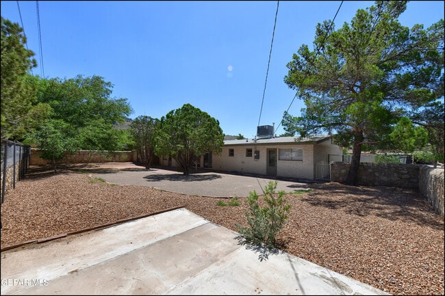 Building Photo - 3807 Waymore Dr