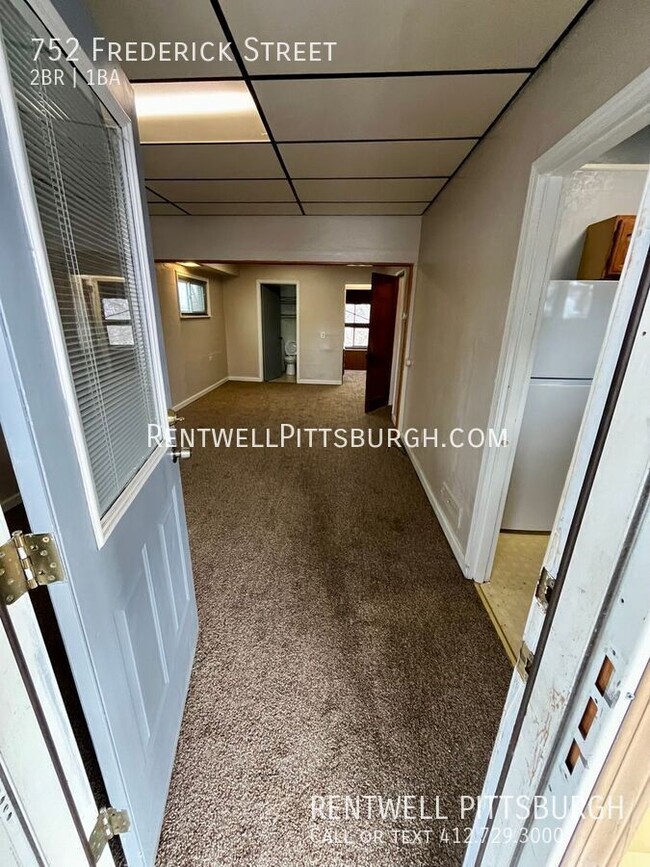 Building Photo - 2 Bedroom Home in McKees Rocks