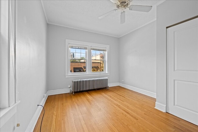 Building Photo - 911 Green Bay Rd