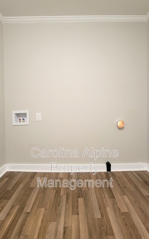 Building Photo - 105 Bingo Ln