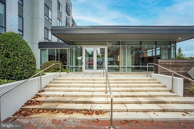 Building Photo - 145 Riverhaven Dr