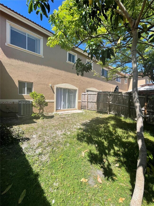 Building Photo - 21477 SW 85th Psge