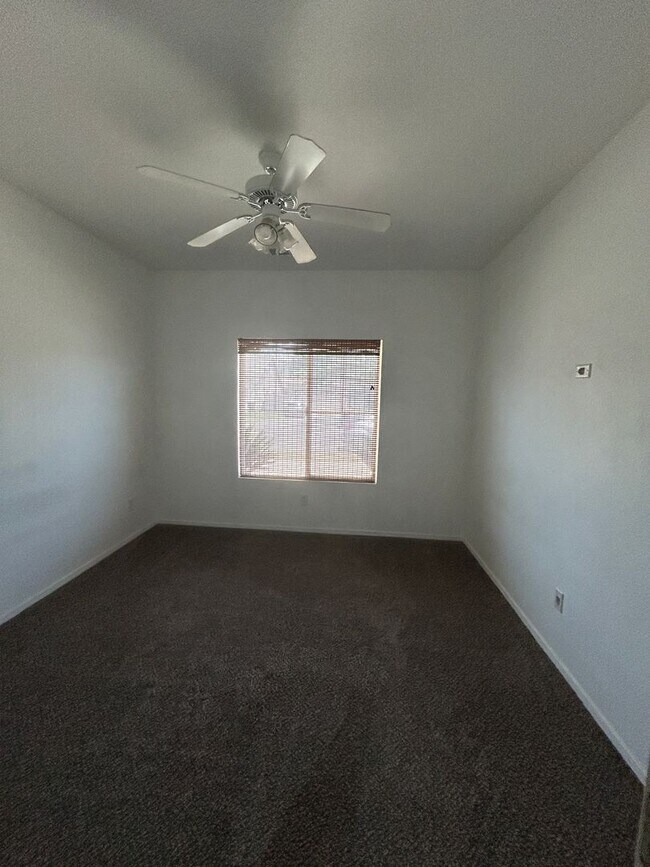 Building Photo - Great location on this split floorplan 3 b...