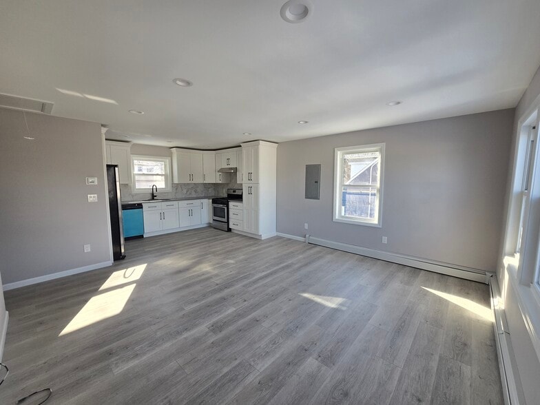 Building Photo - 42 Parkway Blvd