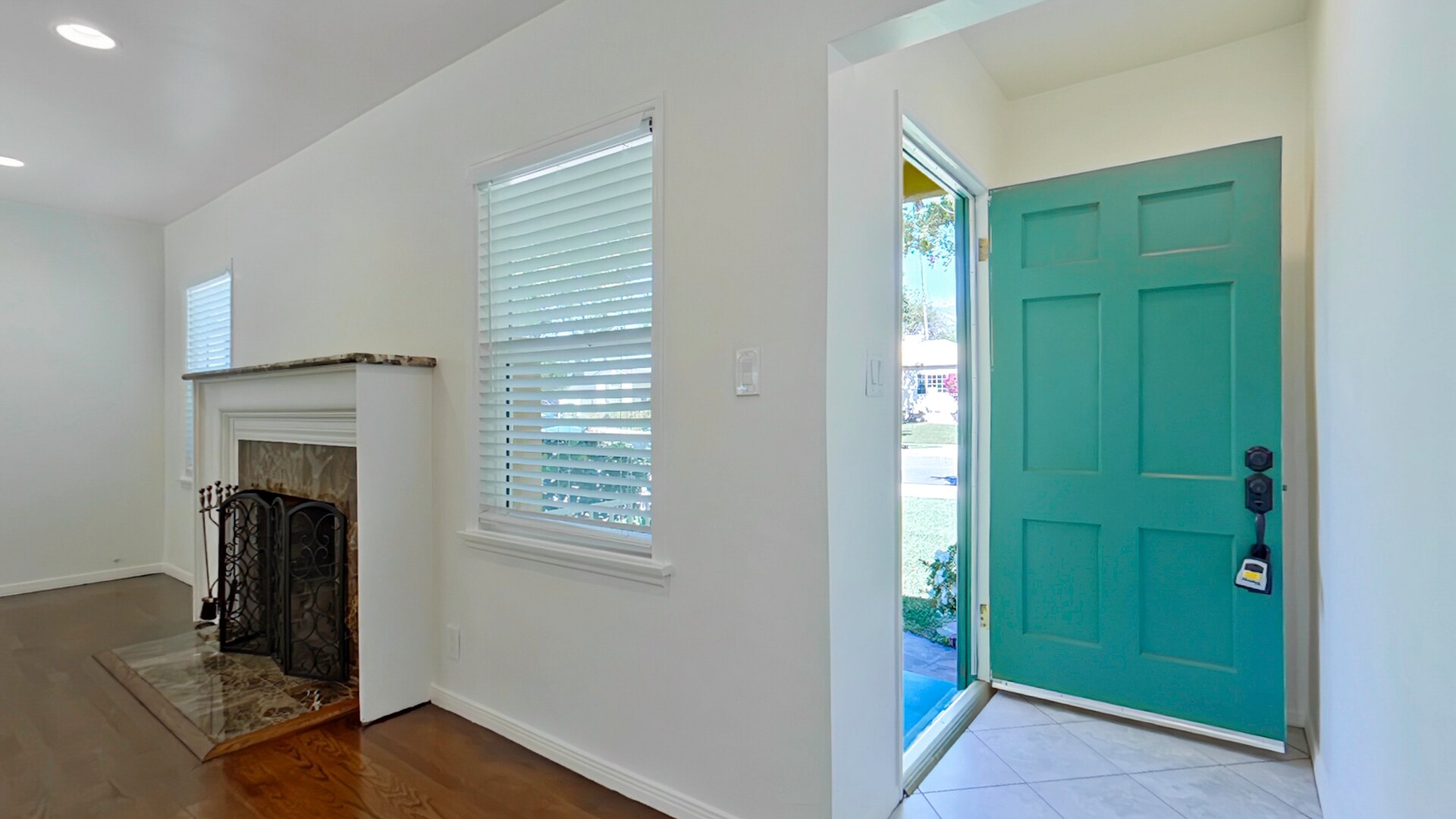 Building Photo - 3250 Las Lunas St