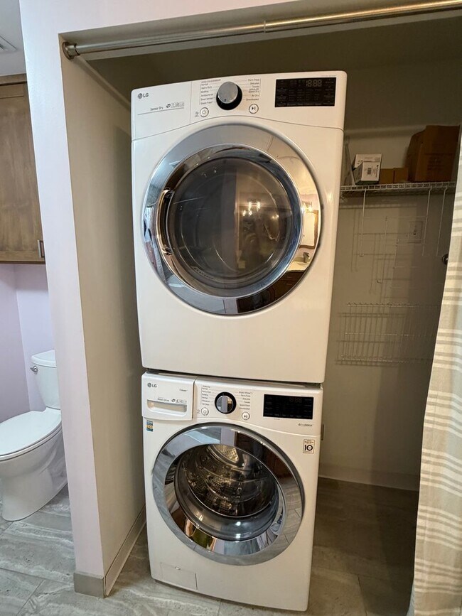 Building Photo - McKenzie Lofts - 2nd floor west facing studio w/parking/storage/covered balcony