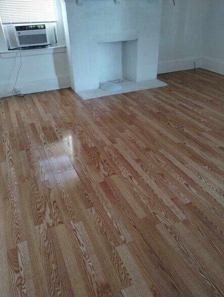 Building Photo - 1527 Jackson St