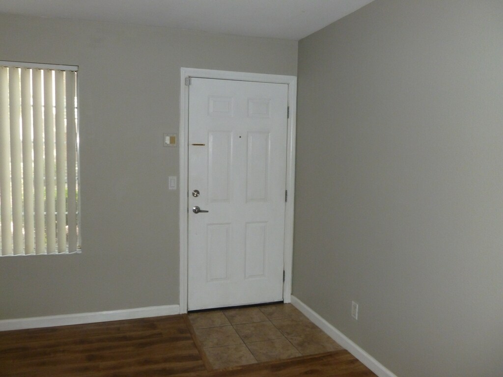 Building Photo - 2110 Sealion Dr