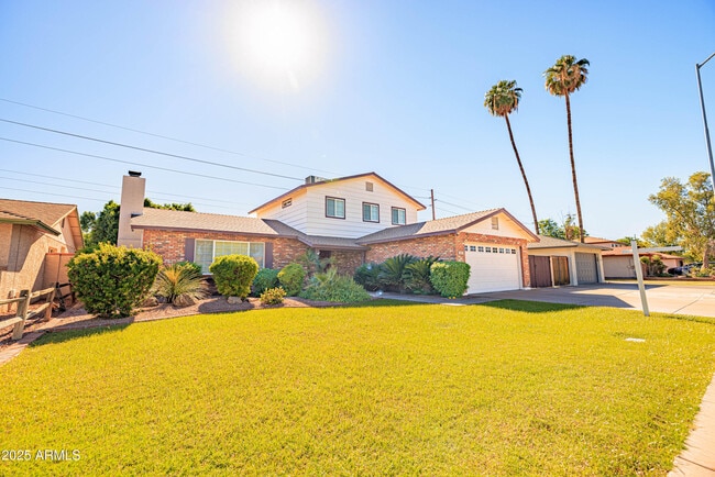 Primary Photo - 2547 W Naranja Ave