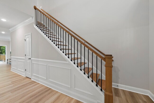 Building Photo - 7218 Sunrise Rd