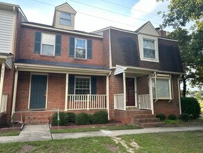 Building Photo - 940 Glenn St