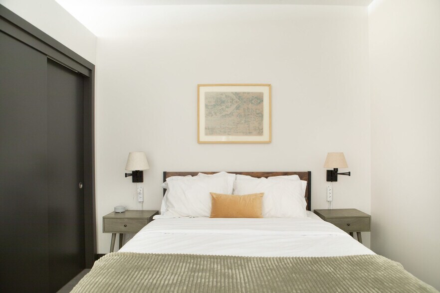 Building Photo - 333 W State St