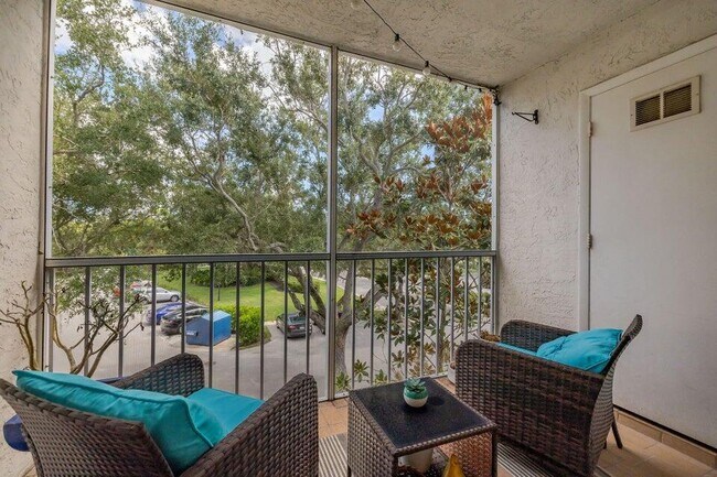 Building Photo - 2500 SE Anchorage Cove