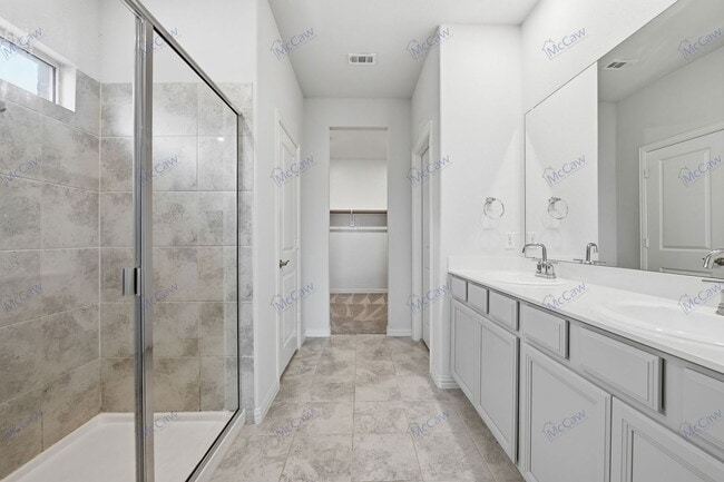 Building Photo - 236 Henly Dr