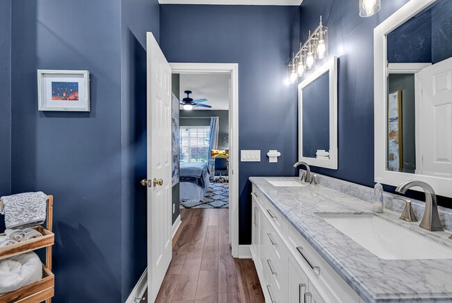 Master bathroom - 114 Gully Branch Ln