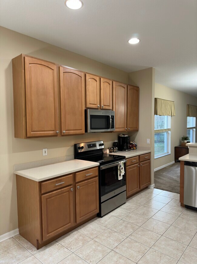 Building Photo - 10222 Devonshire Lake Dr