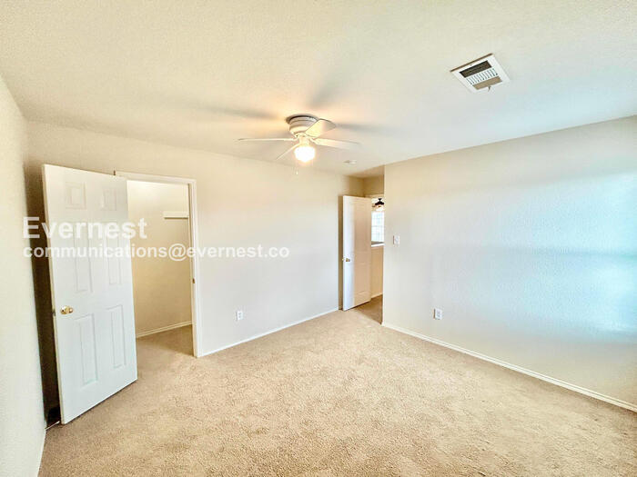 Building Photo - 7232 Jurassic Dr