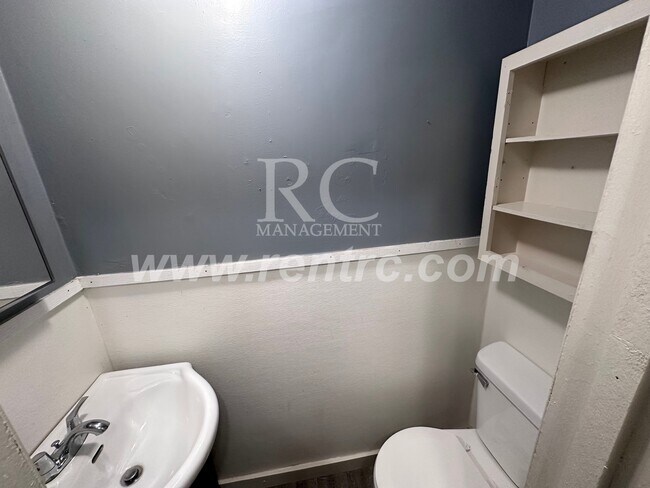 Building Photo - 1101 Chandler-