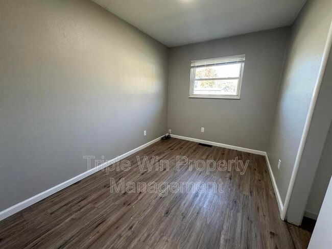 Building Photo - 1240 Pamela Dr