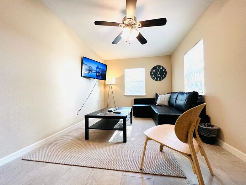 Building Photo - 122 Rilla Vista Dr