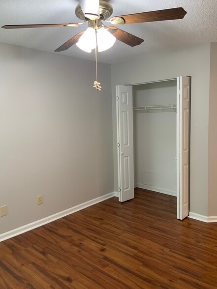 Building Photo - 711 Coventry Ln