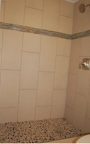 Building Photo - 214 Juniper St